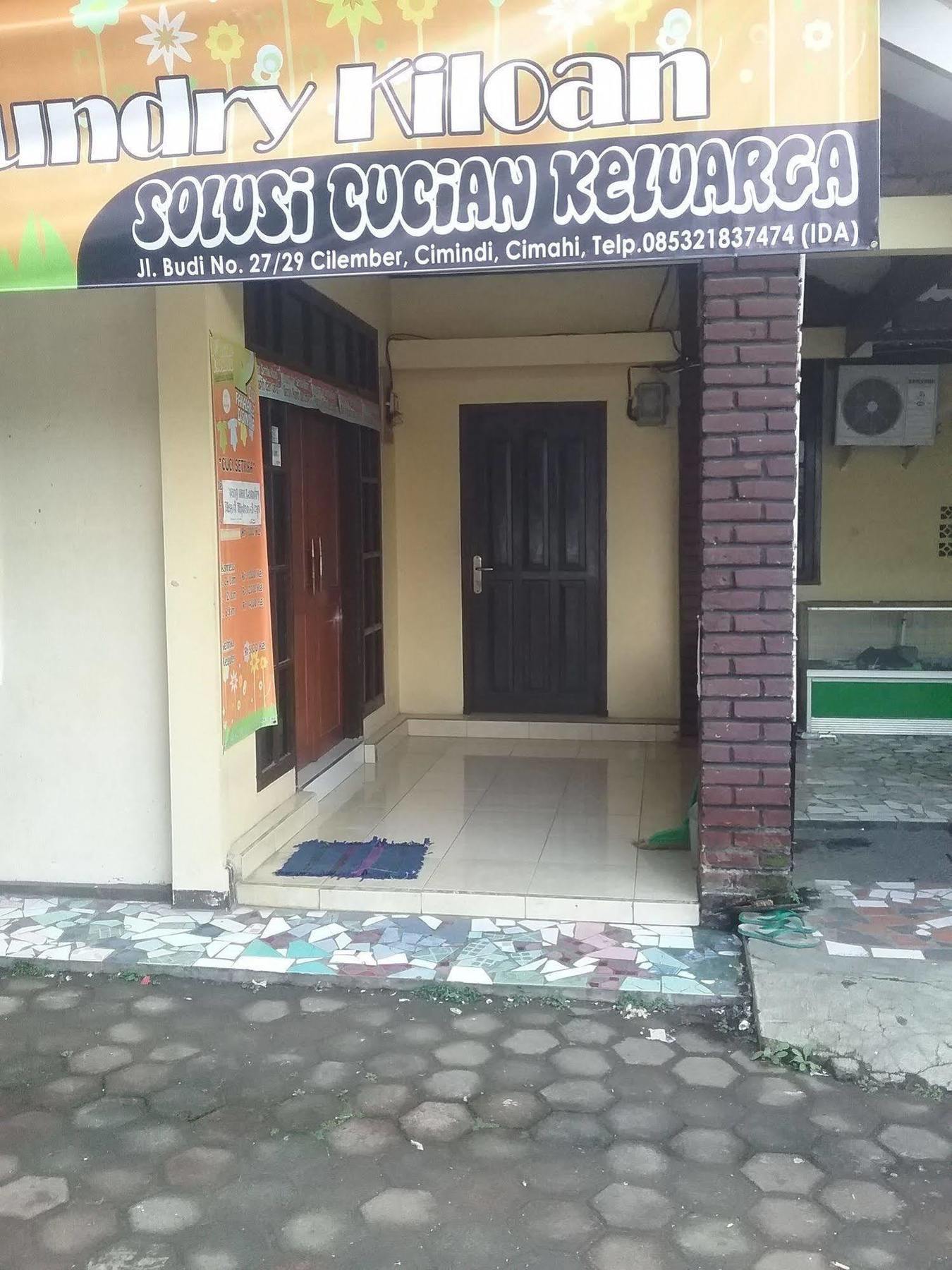 Budi House & Food Station Бандунг Экстерьер фото